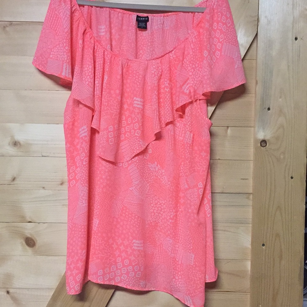 Torrid top. Can be wore on or off shoulder
